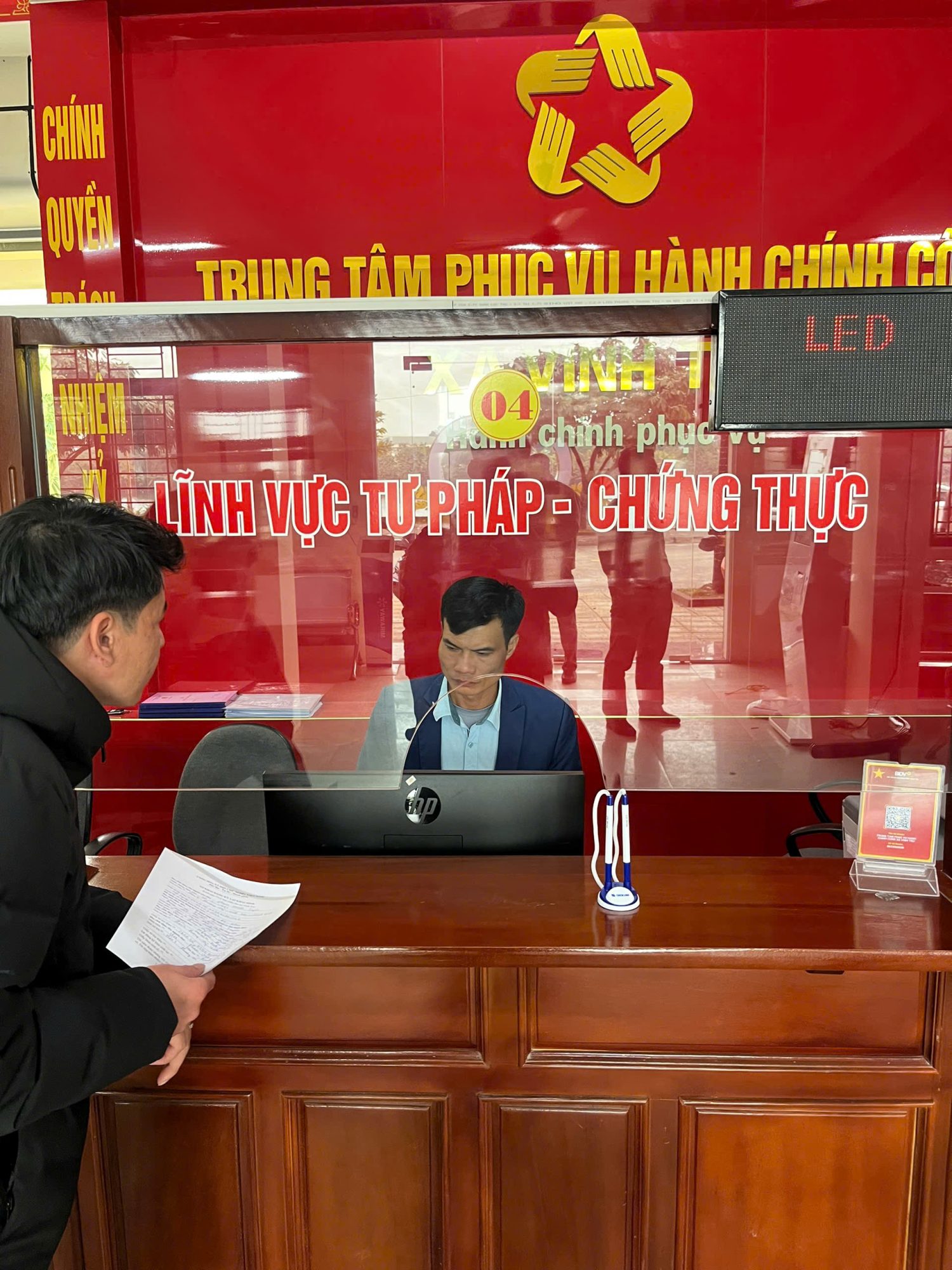 Trien Khai He Thong Xep Hang Tu Dong Tai Trung Tam Phuc Vu Hanh Chinh Cong Xa Vinh Tru – Ninh Binh 2